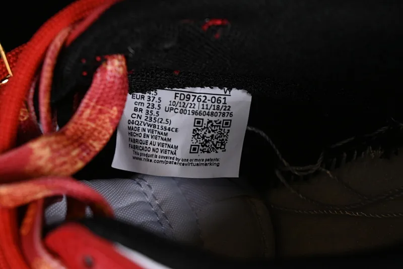 All Categories Nk SB Dunk Series Nk SB Dunk Low Low-top Sneakers Nk Dunk Low 囍爱你 Red Embroidery Dragon and Phoenix Present Happy Decoration SB Strap Low-top Casual Wedding Shoes FD9762-061